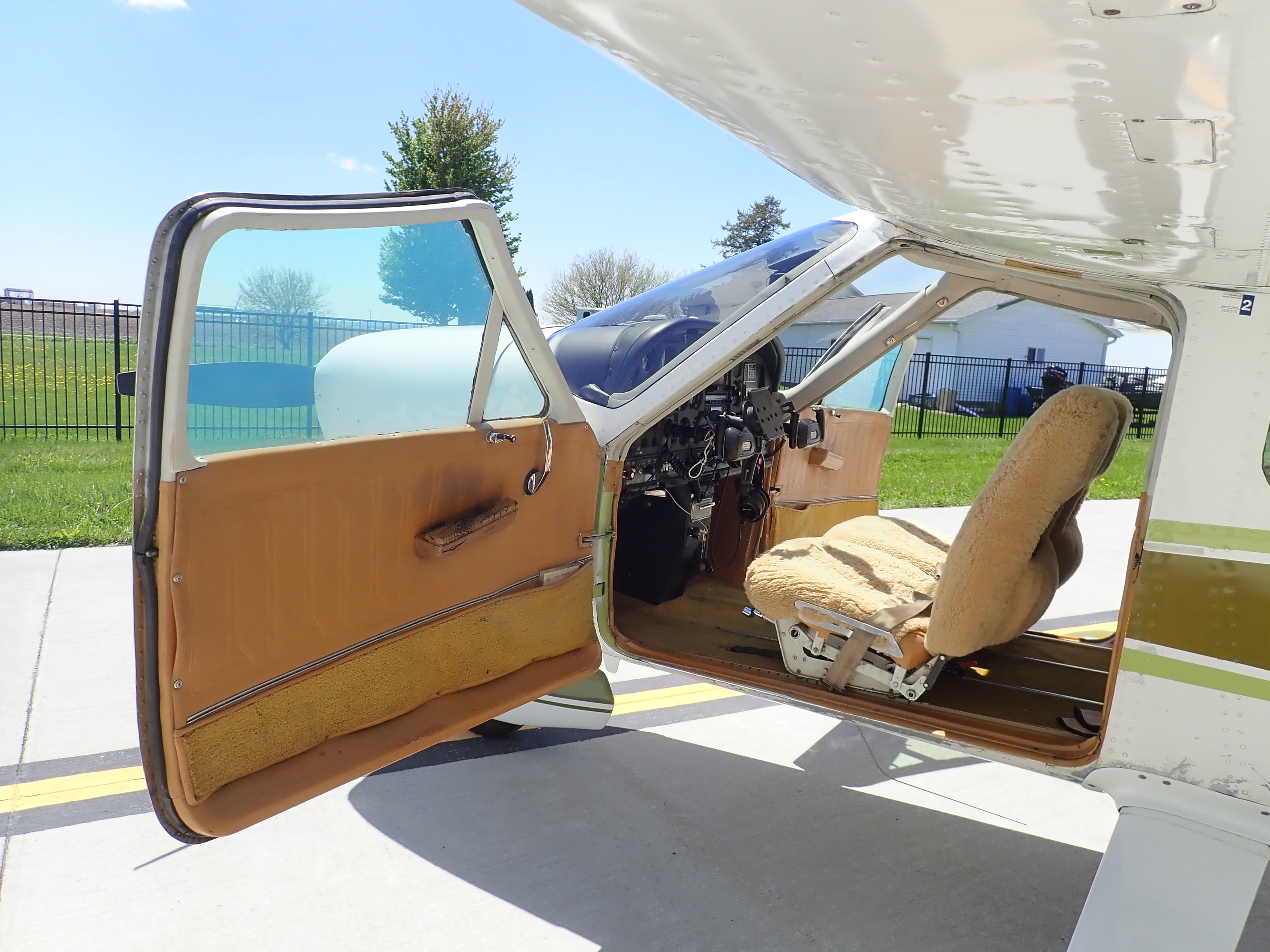 77 Cardinal B FG N19519